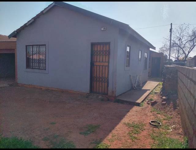 2 BEDROOM HOUSE FOR SALE IN KATLEHONG SOUTH